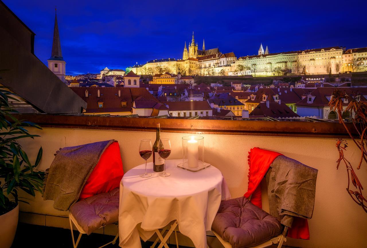 President Apt By Prague Castle, Views Екстериор снимка